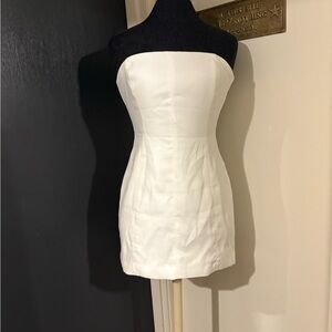 💜 Meshki White Strapless Sheath Mini Dress 💚